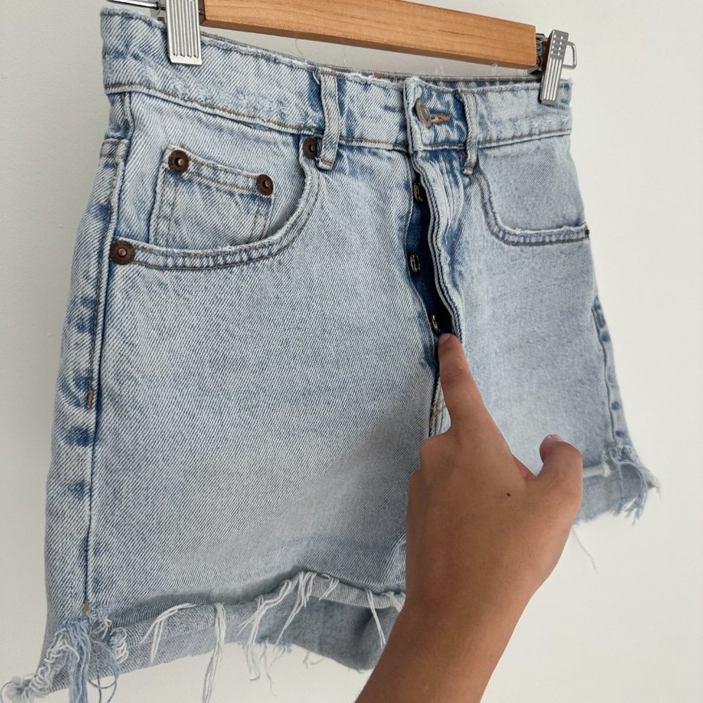 Zara high rise denim cutoff shorts - Picture 3 of 9
